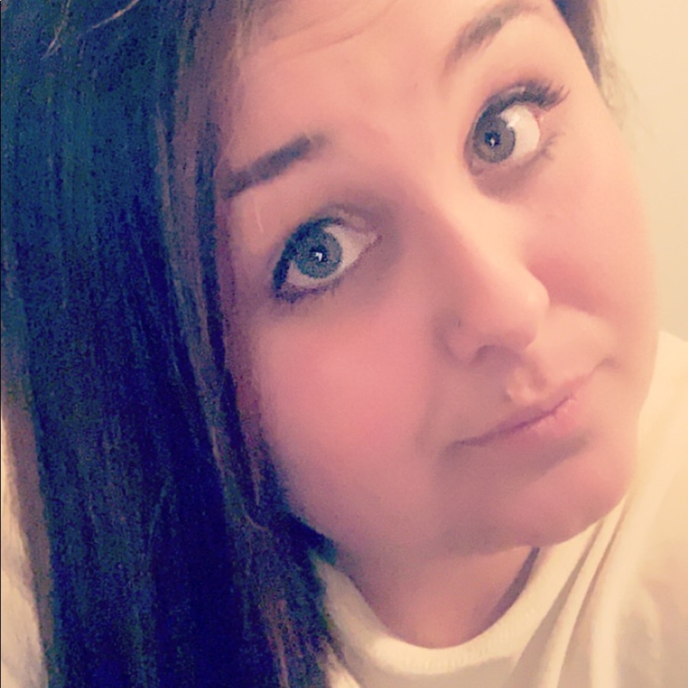 Meet your Posher, Carey